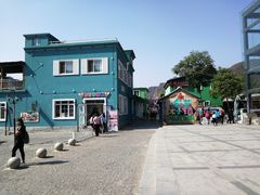 -百里峡七彩艺术小镇