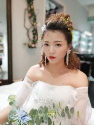 -雪莉美妆婚纱馆