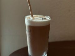 咖啡欧蕾-RUMORS COFFEE ROASTERY鲁马滋咖啡(湖南路店)