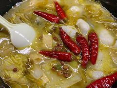 -渝是乎酸菜鱼·川渝小炒(新世界百货望京店)