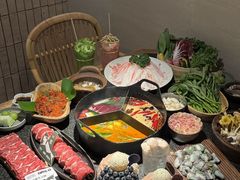 -三出山火锅(南京万象天地店)