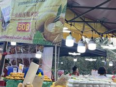 -芒果糯米饭摊子