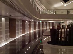 -上海滴水湖皇冠假日酒店