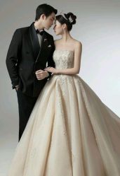 -喜爱高定婚纱摄影