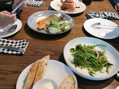 -ROAST coffee & eatery