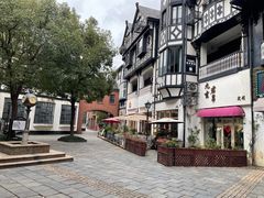 -钟书阁(松江泰晤士小镇店)