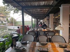-喜洲吧·江畔老船厂·庭院餐厅(喜临院店)