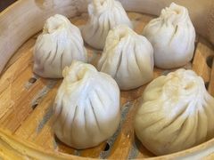 鲜肉小笼-老半斋(福州路店)