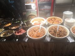 -爆炸头阿姨小四川正宗川味小吃(无任何分店)
