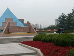 -上海市龙华烈士陵园