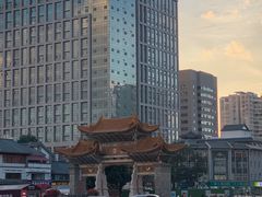 -老滇山寨•云南特色菜•地方菜•民族风情歌舞表演(金碧店)