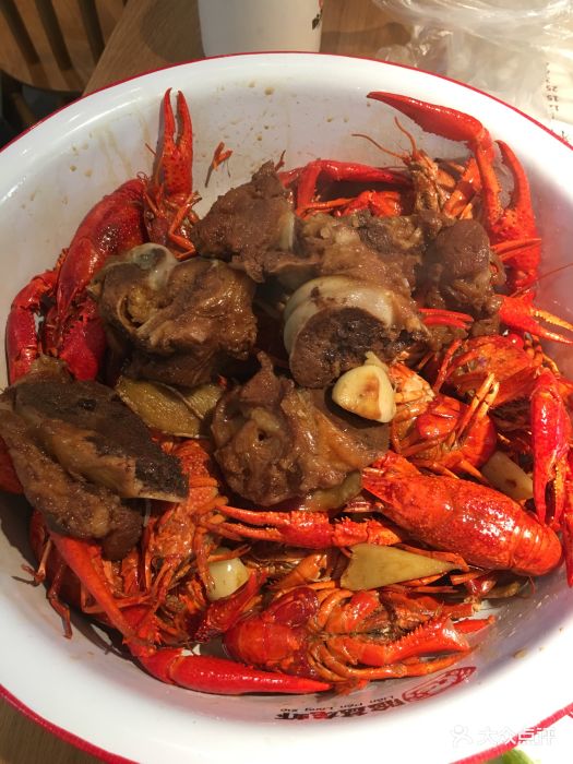 脸盆龙虾·海鲜火锅酱骨龙虾图片 - 第1张