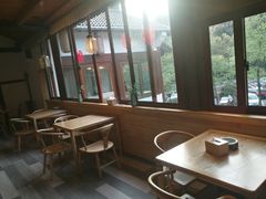 靠窗位-礼耕堂·百年茶人餐厅(梅家坞店)