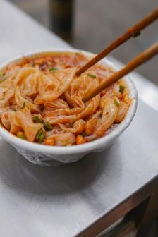 鸭溪凉粉·特色手工米皮(振兴路店)-"鸭溪的米皮和贵州其他地方的不太