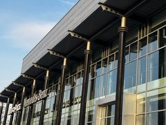 -天津波士信达奔驰4S店(卫津南路店)