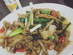 花椰菜干炒豬肉-梅鑫海产店
