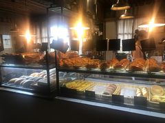 面包甜点陈列柜-仙峰天然面包(迎宾路店)