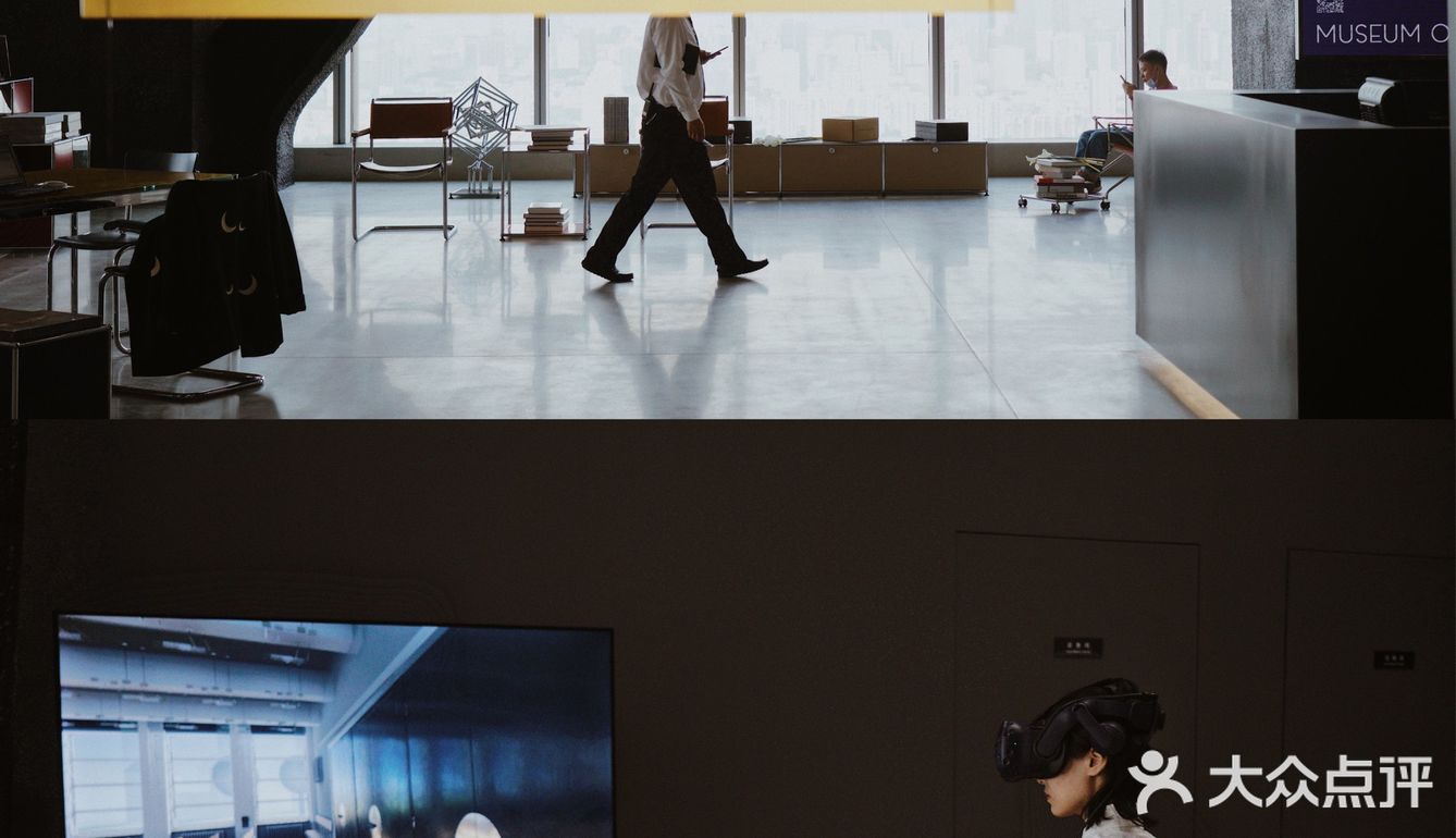 南京看展🤳漫步云端在52层的空中美术馆