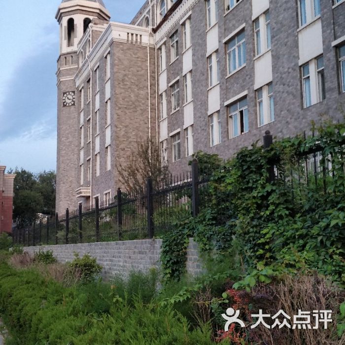 大连市七十九中学