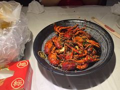-肥肥虾庄·金牌油焖大虾(沙湖店)