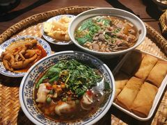 -爆炸头阿姨小四川正宗川味小吃(无任何分店)