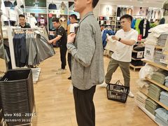 -优衣库(海口秀英万达广场店)