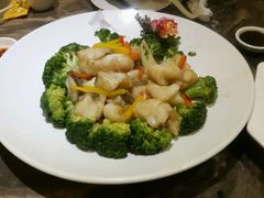 西兰花炒黃皮老虎斑球-海天花园酒家