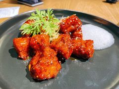 红酒泡沫牛仔粒-荟廷·晶萃(陆家嘴尚悦湾店)