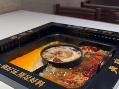 -老牌坊云南鱼豆花火锅(哈西万达店)