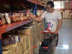 -洛哈思全球商品折扣仓(昆山路店)