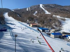 -亚布力新体委滑雪场
