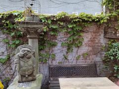 -古董花园(思南路42弄小区店)