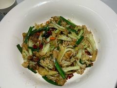 -费大厨辣椒炒肉(高铁吾悦广场店)