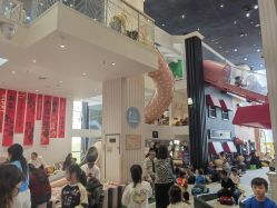 -奈尔宝·儿童乐园·亲子餐厅(华采天地店)
