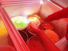 -古老冰山特色冰淇淋店(艾提尕尔店)