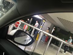 -虹桥火车站-停车场