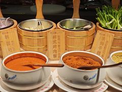 -芝小官毛肚火锅海鲜自助(苏州吴江区万宝店)