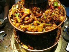 -沪小二炭火蛙锅(淮海中路美食不夜城店)