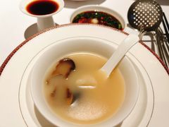 招牌松茸清汤底-洋房火锅(新天地店)