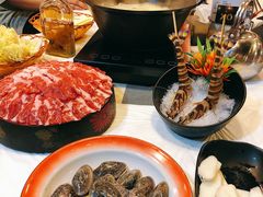 -鲜入围煮花胶鸡海鲜火锅