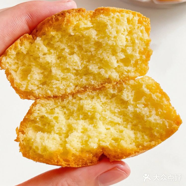 这个老式鸡蛋糕太好吃啦，做好满屋子都是蛋糕的香味