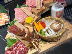 -山川小町·极番烧肉(新地假日广场店)