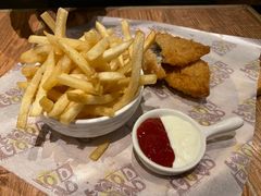 鳕鱼饼配薯条-玛格萝妮(汇智国际商业中心店)