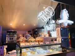 面包甜点陈列柜-喜茶(上海正大广场店)