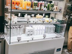 面包甜点陈列柜-OUR Bakery(三里屯太古里店)