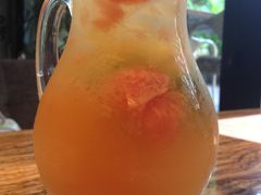 鲜葡萄柚青梅绿茶-蝴蝶汇音乐酒馆(罗湖店)