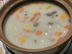 -东豪园林海鲜酒家(南港路辅路店)