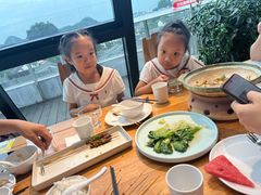 -四月吧餐厅(正阳步行街店)