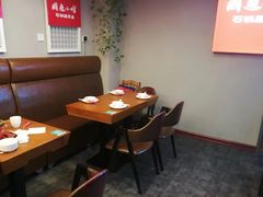 卡座-周鱼小馆石锅酸菜鱼(活力汇店)