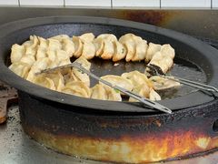 -黄阿姨锅贴大王(万航渡路店)